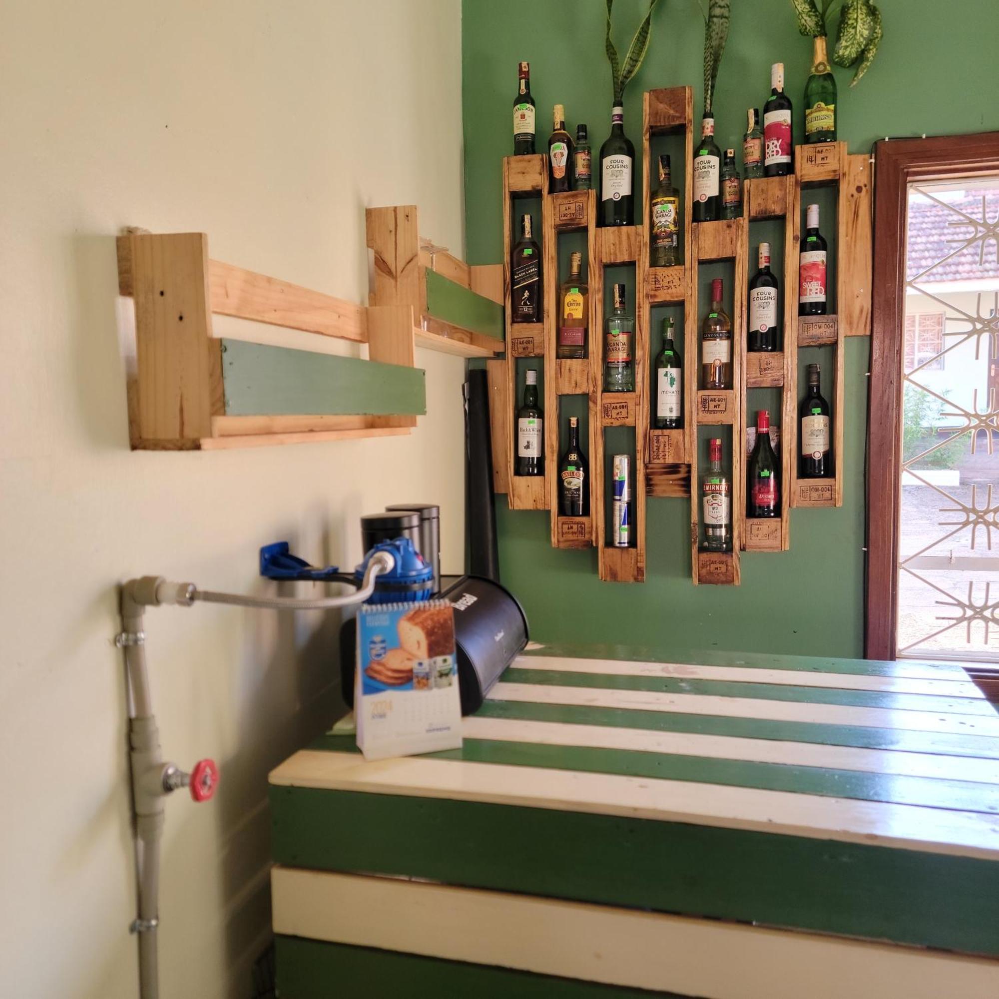 マサカ Grassroots Cafe & Deli Bed & Breakfast エクステリア 写真