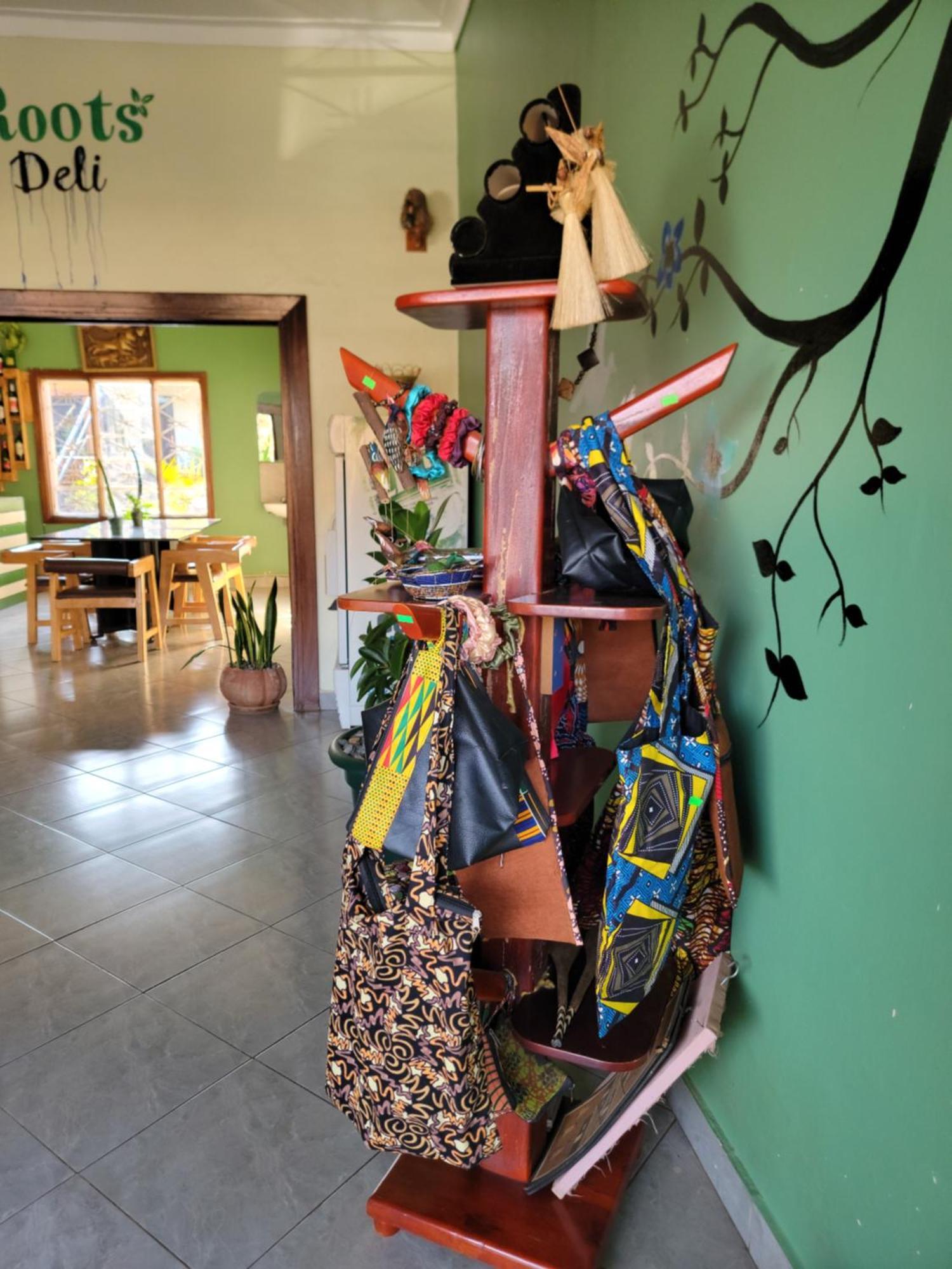 マサカ Grassroots Cafe & Deli Bed & Breakfast エクステリア 写真