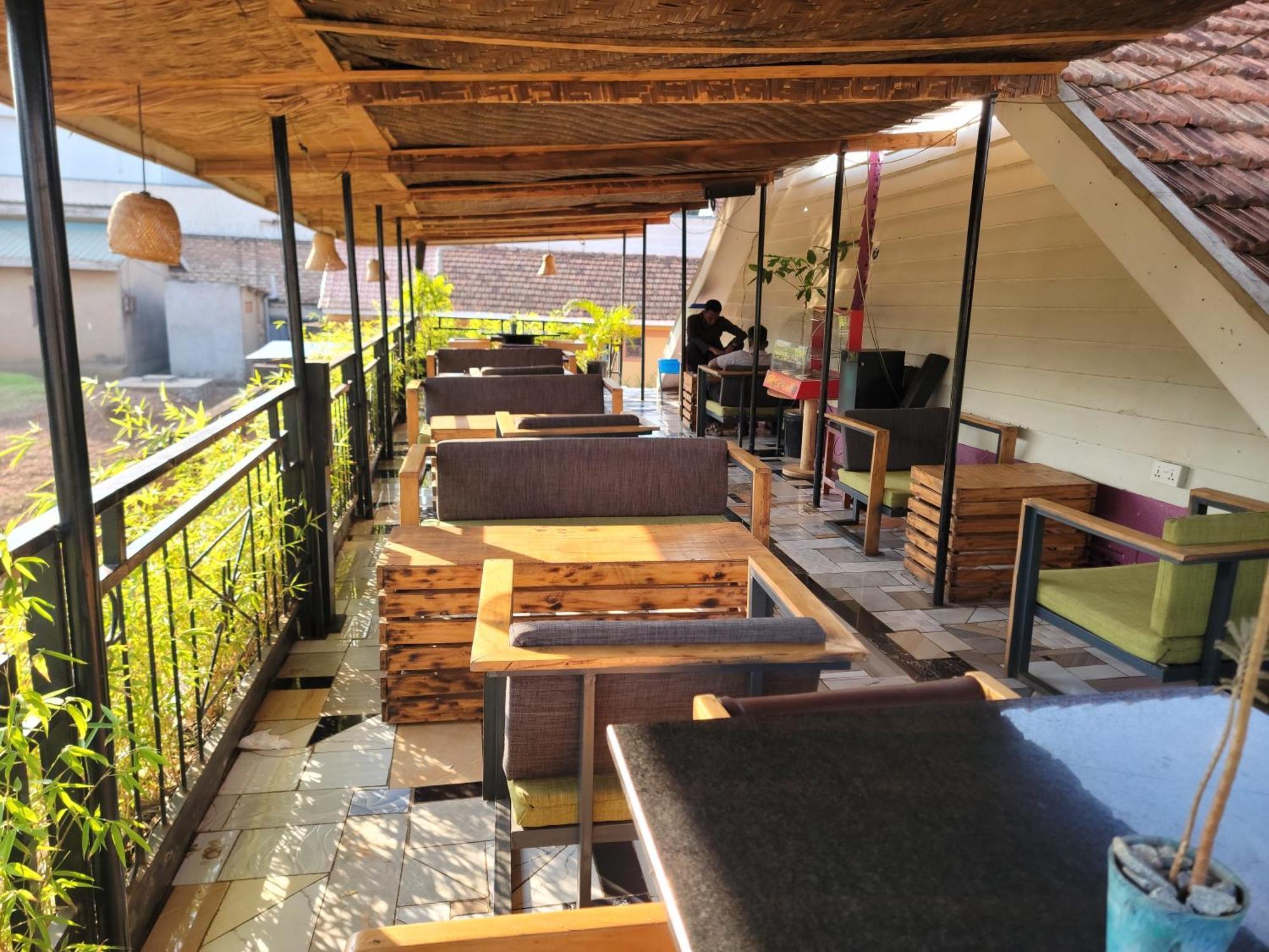 マサカ Grassroots Cafe & Deli Bed & Breakfast エクステリア 写真